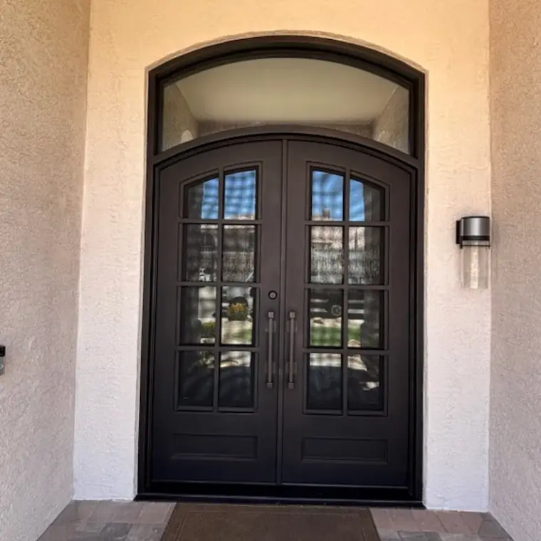 Double entry, arched scroll